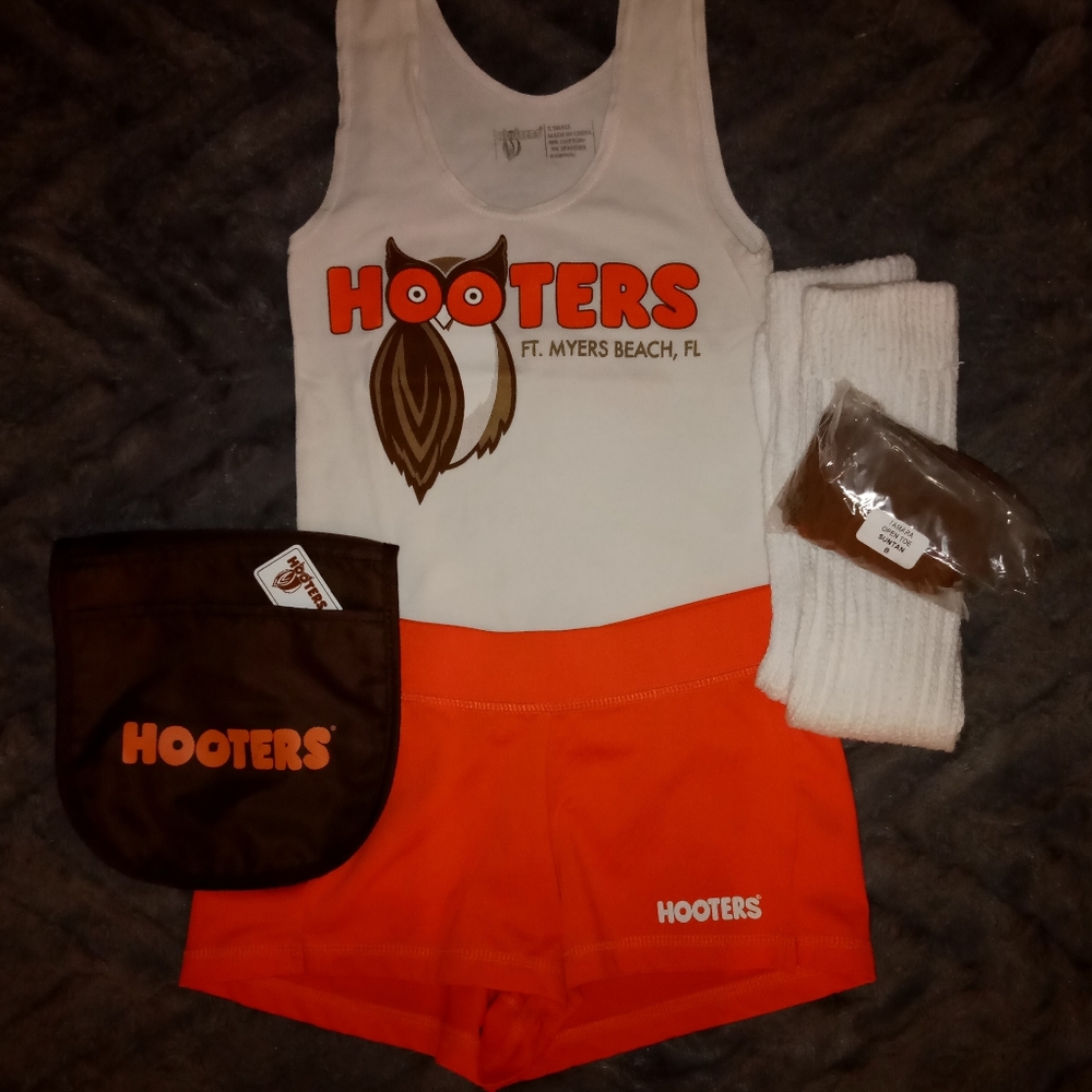 Hooters full uniform set + nametag XS/S